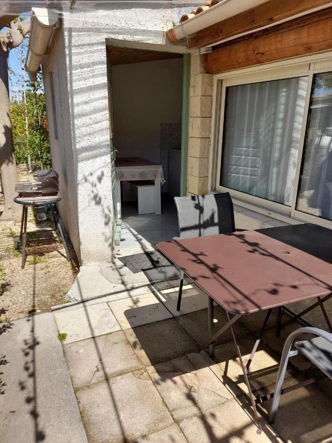 Chambres D'Hotes Chez Cecile A Lagnes Εξωτερικό φωτογραφία