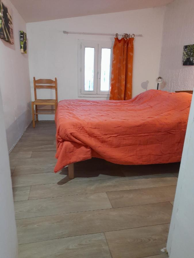 Chambres D'Hotes Chez Cecile A Lagnes Εξωτερικό φωτογραφία
