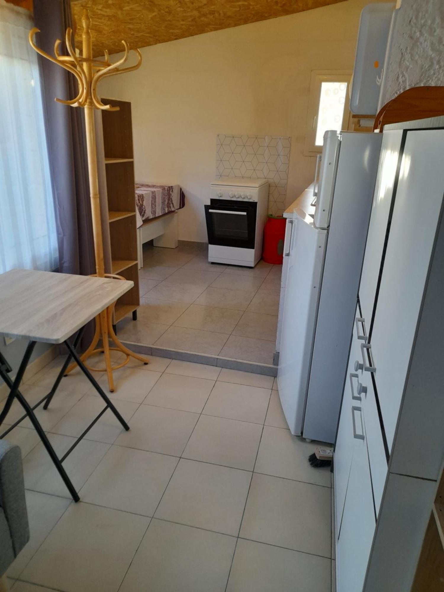 Chambres D'Hotes Chez Cecile A Lagnes Εξωτερικό φωτογραφία