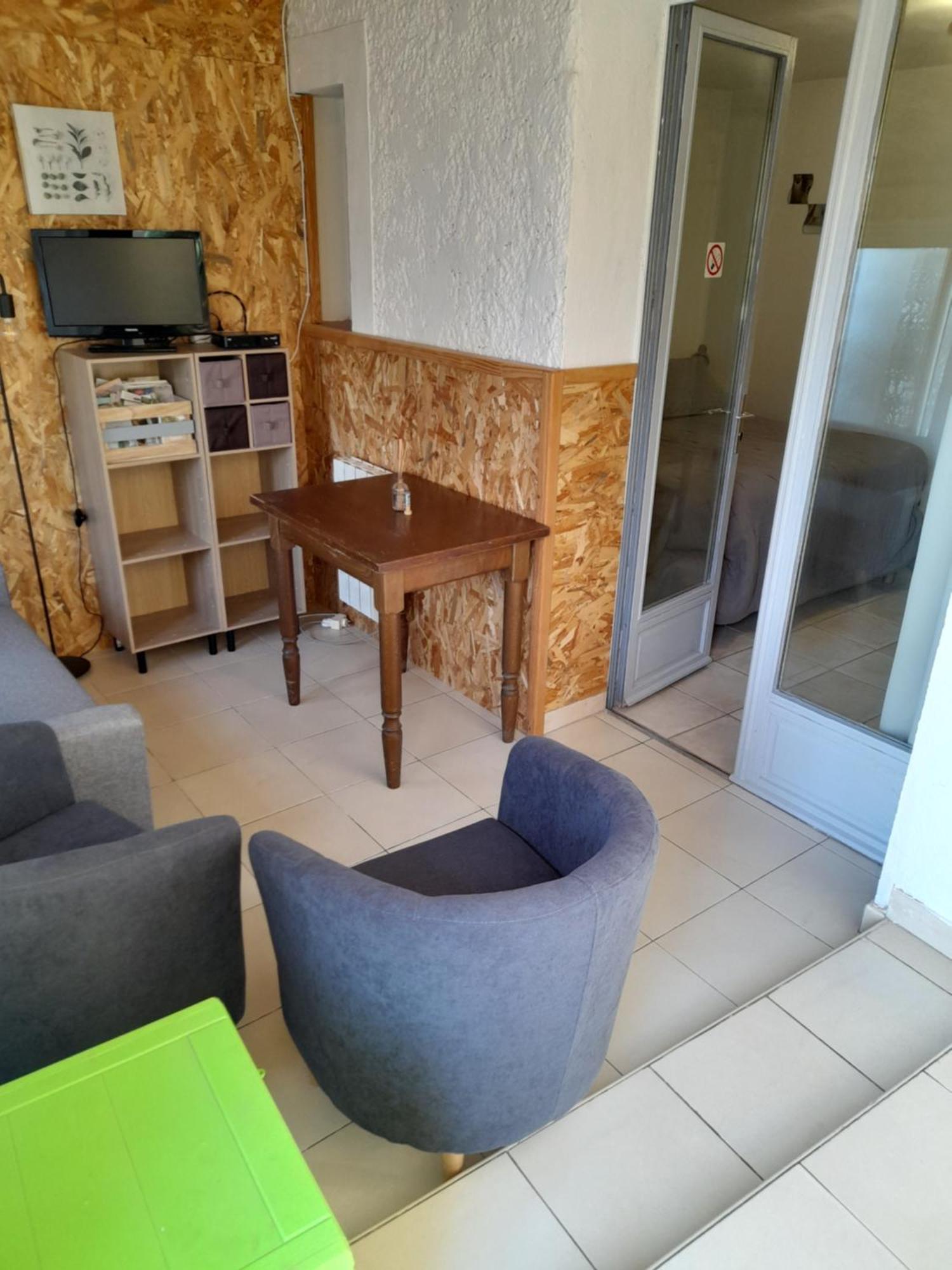 Chambres D'Hotes Chez Cecile A Lagnes Εξωτερικό φωτογραφία
